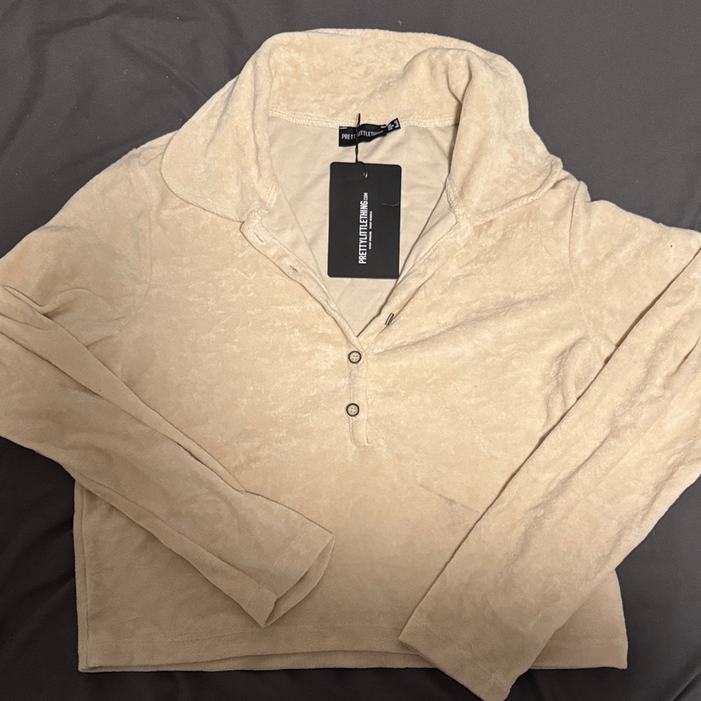 3/$30 PrettyLittleThing Light Beige Collared Cropped Top